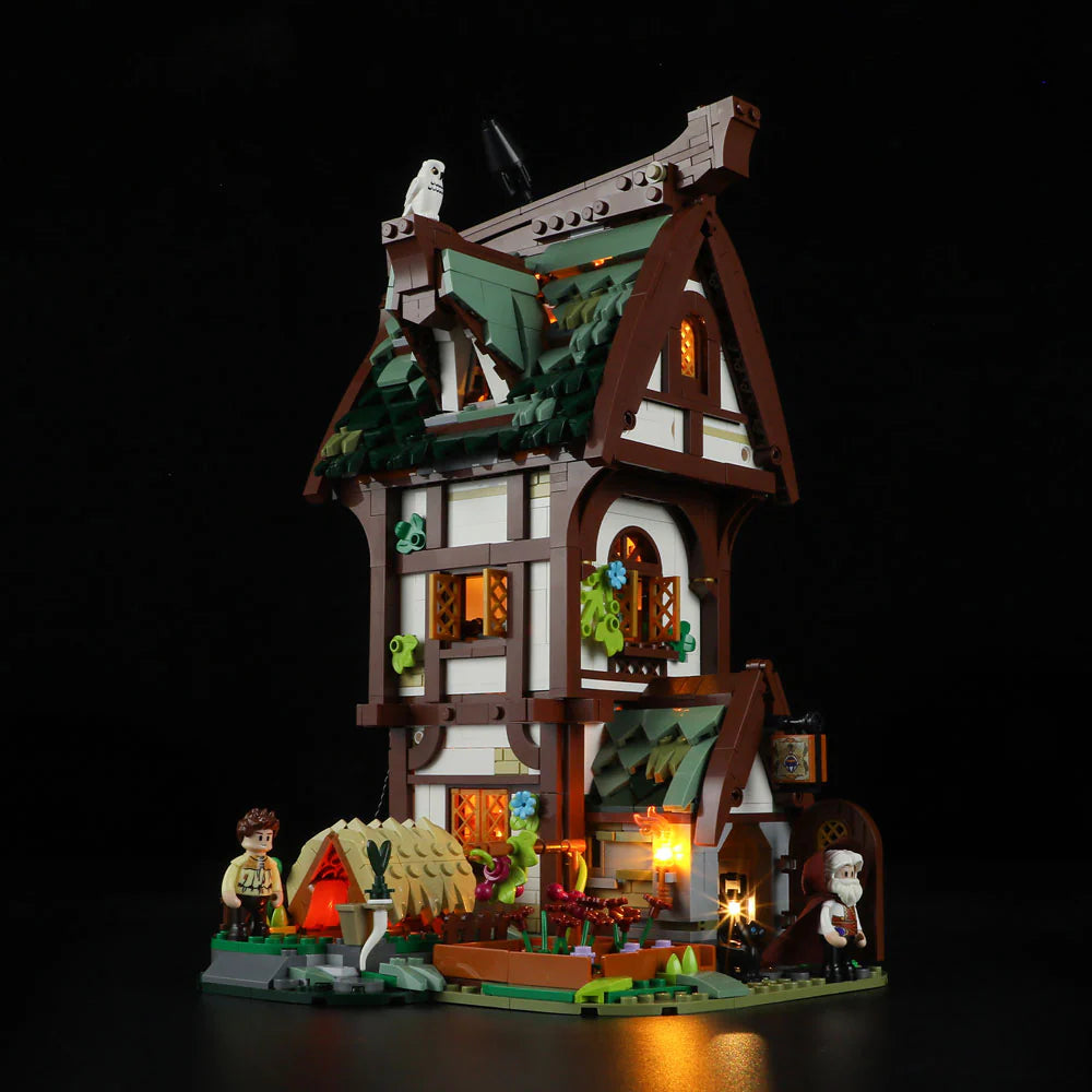 Funwhole Medieval Apothecary Shop Set – 1470-piece fantasy potion shop with LED lights, herbs, and detailed minifigures