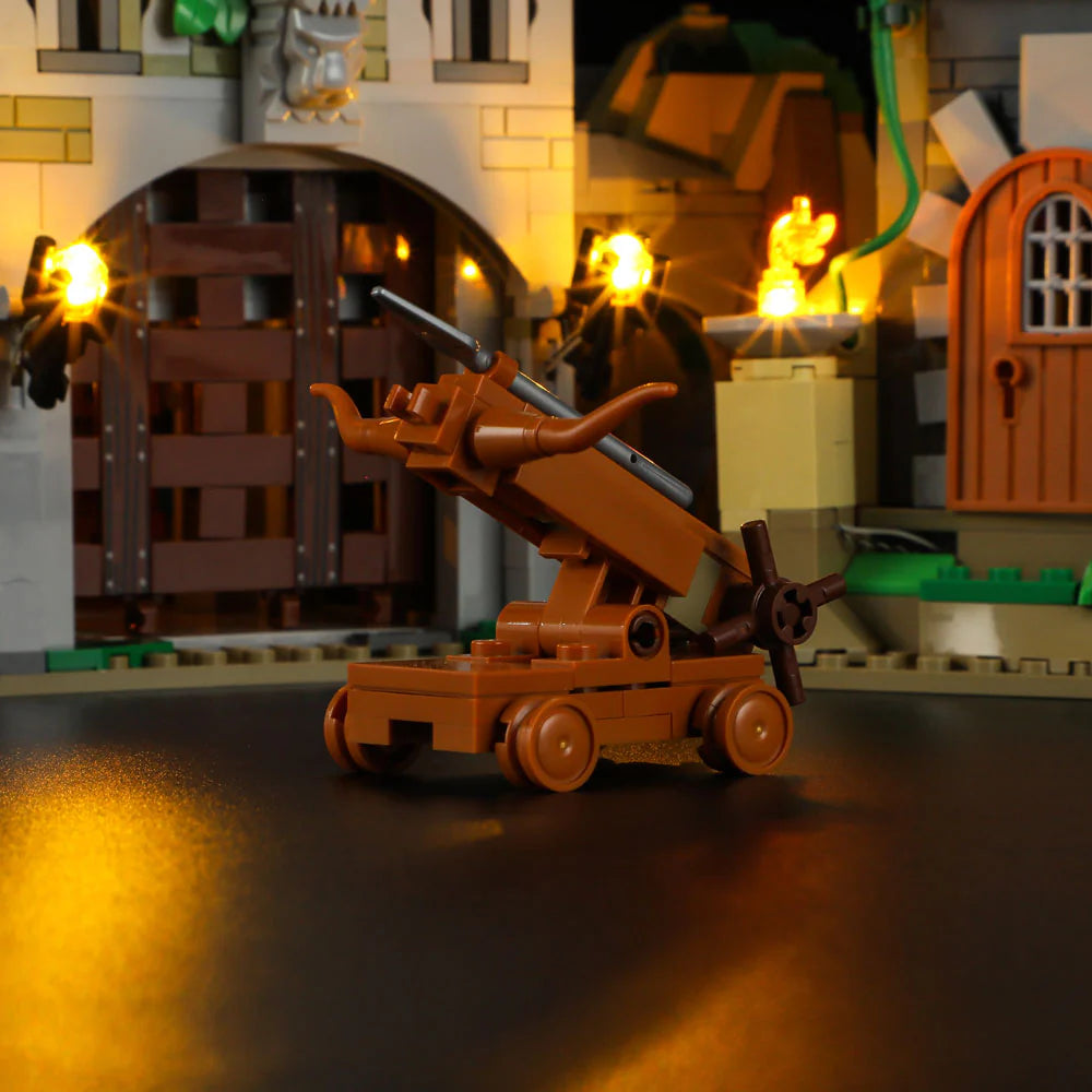 Funwhole Medieval Watchtower Set F9027 – Wooden ballista siege weapon in front of illuminated castle gate with torches