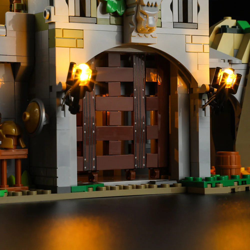 Funwhole Medieval Watchtower Set F9027 – Illuminated castle gate with torches, wooden portcullis, and medieval armor details