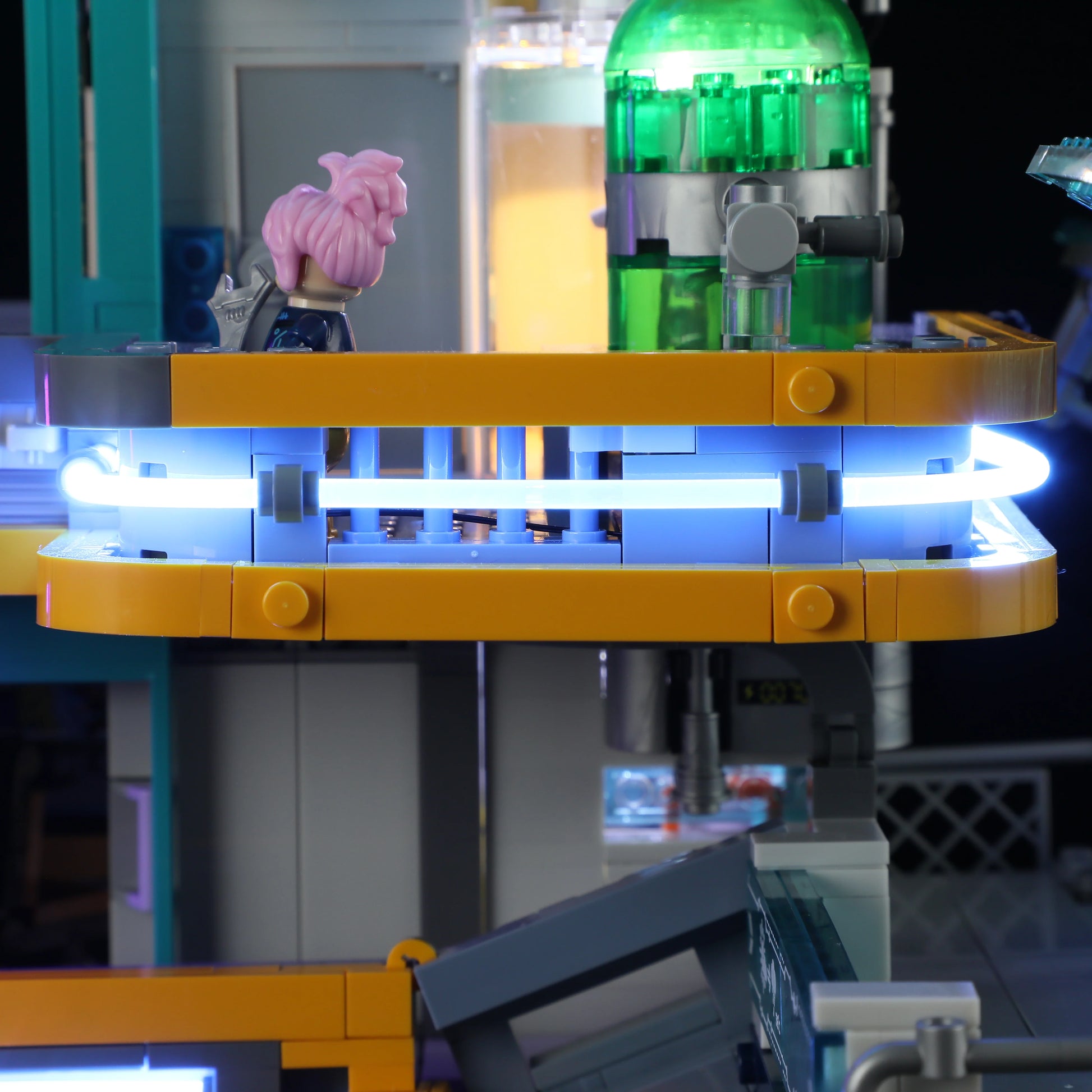 Lumibricks (Formerly Funwhole) F9042 Cyberpunk Apartment upper balcony with pink-haired minifigure and glowing neon tank detail